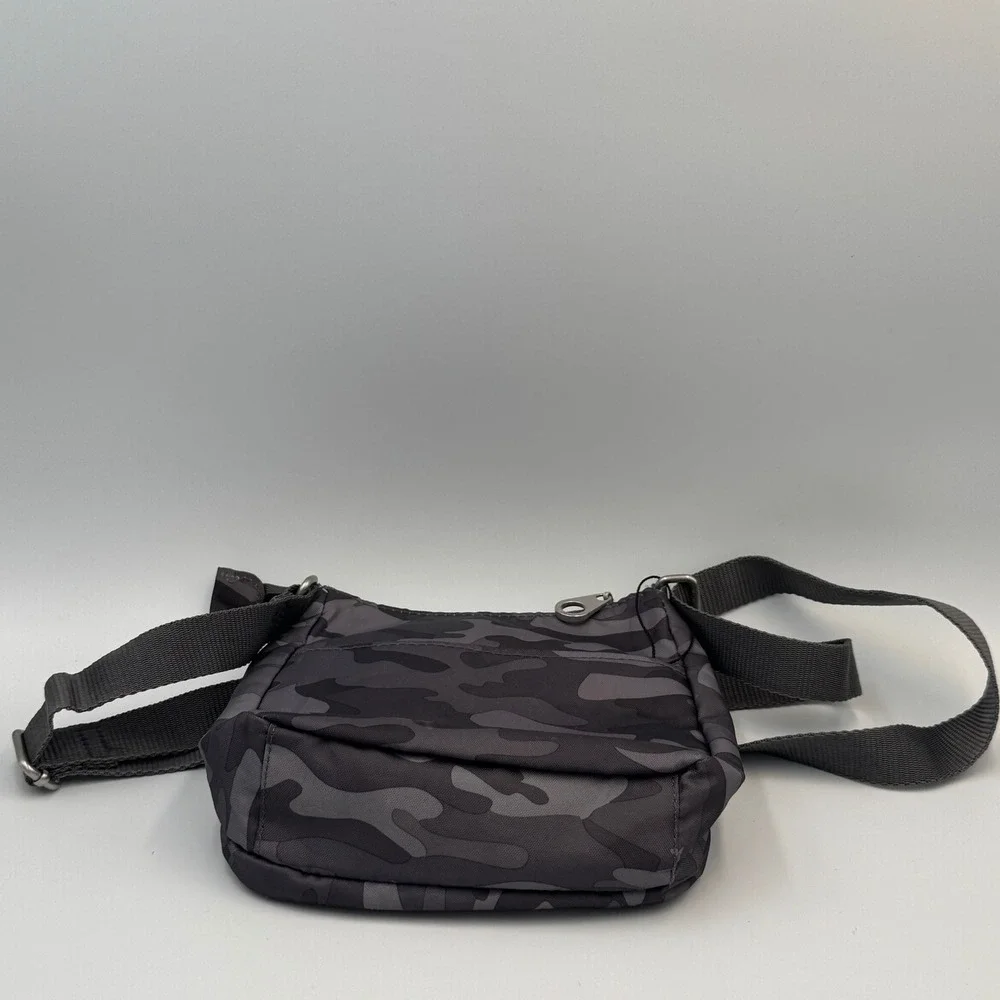 Baggallini Grey Camo Nylon Crossbody Bag‎ Small Multi Pocket Travel Purse